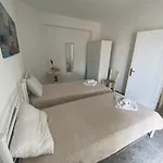 Casa De Blue 3*